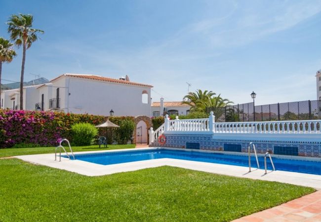 Apartamento en Nerja - Apartamento con piscina en Nerja