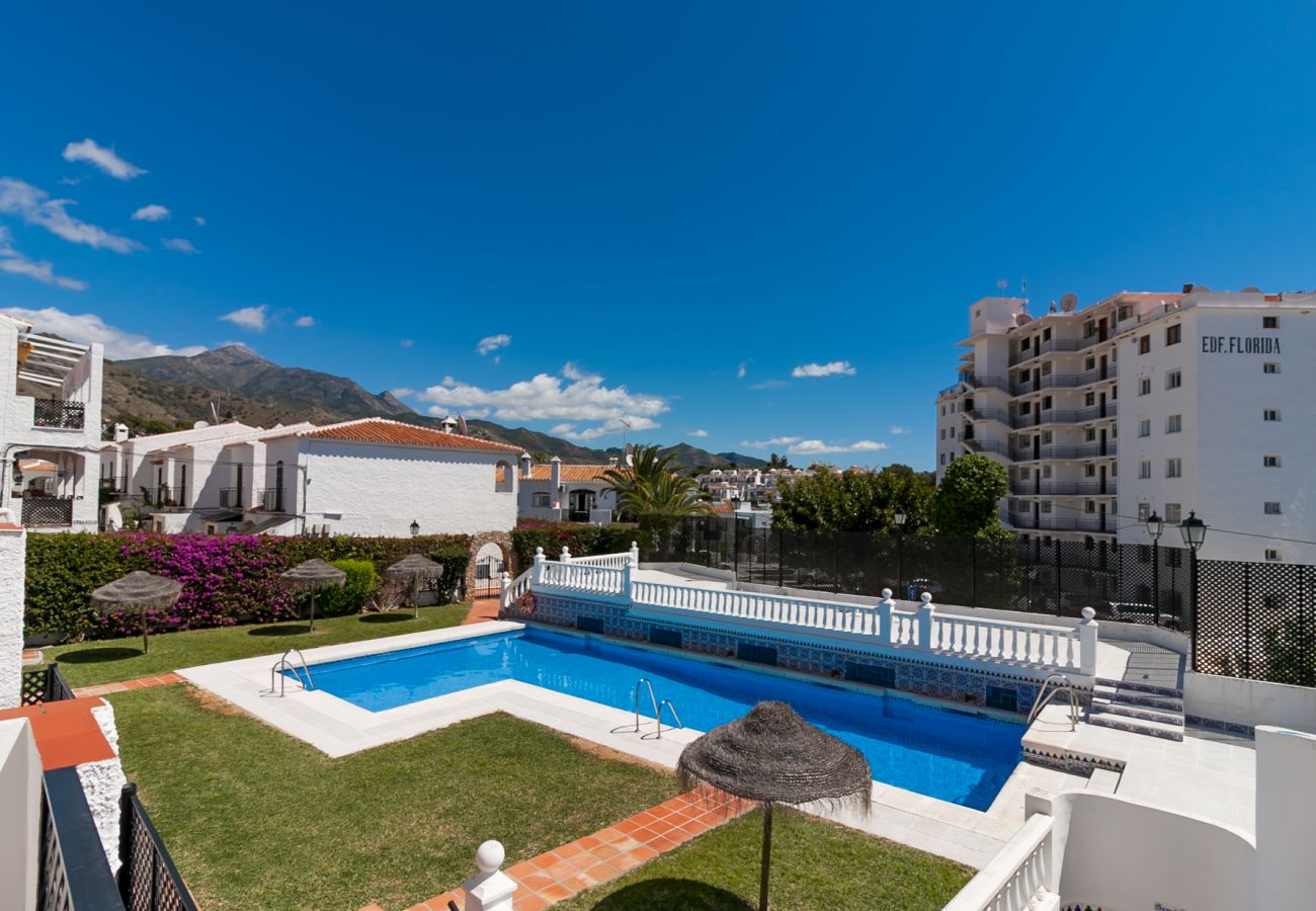 Apartamento en Nerja - Apartamento con piscina en Nerja