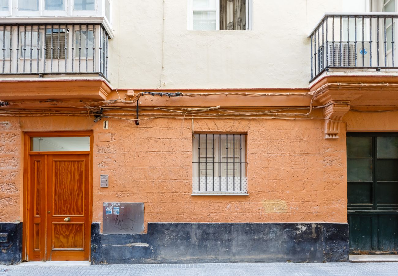 Apartamento en Cádiz - Cadiz centro historico 8P wifi by Lightbooking