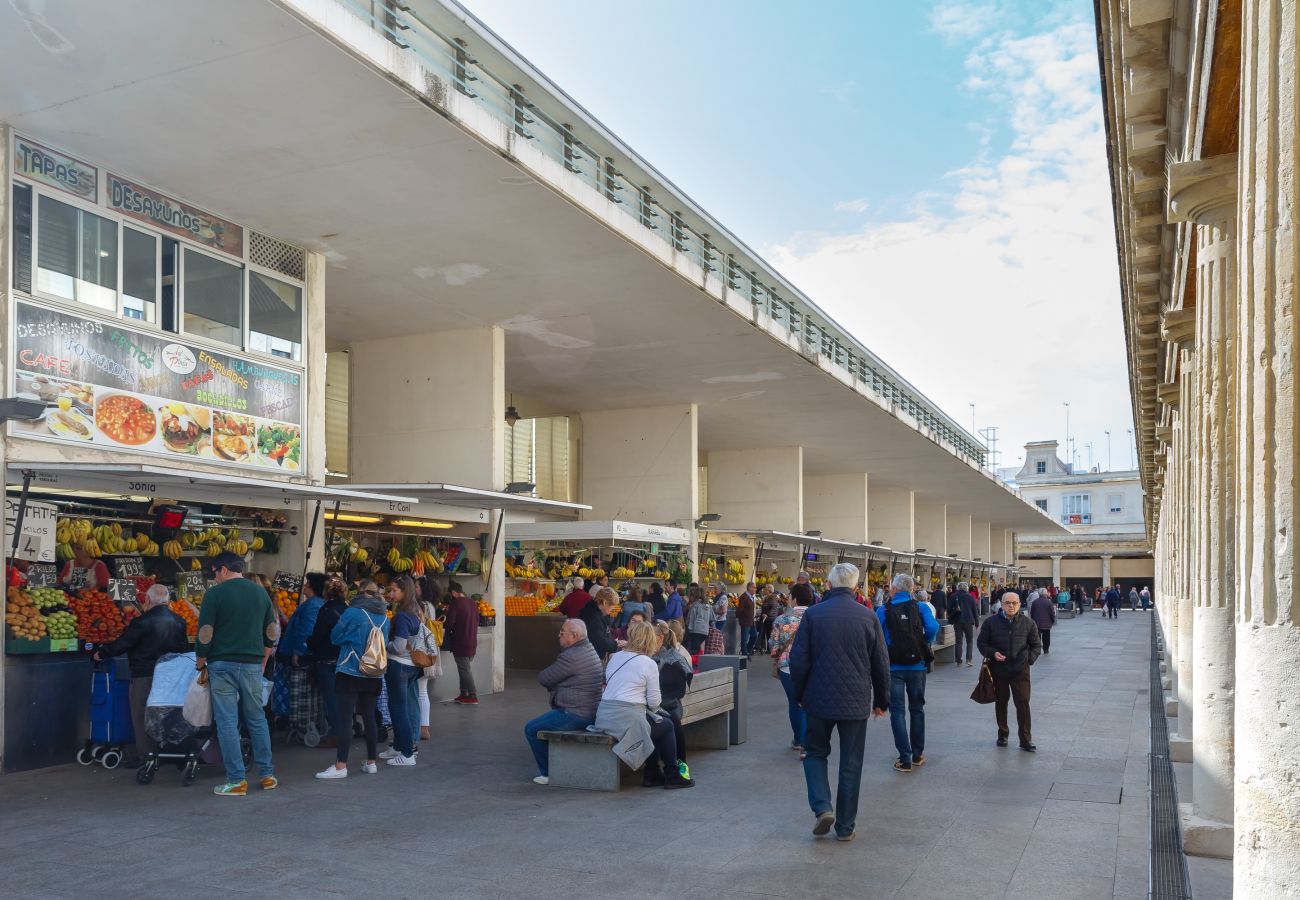 Apartamento en Cádiz - Cadiz centro historico 8P wifi by Lightbooking