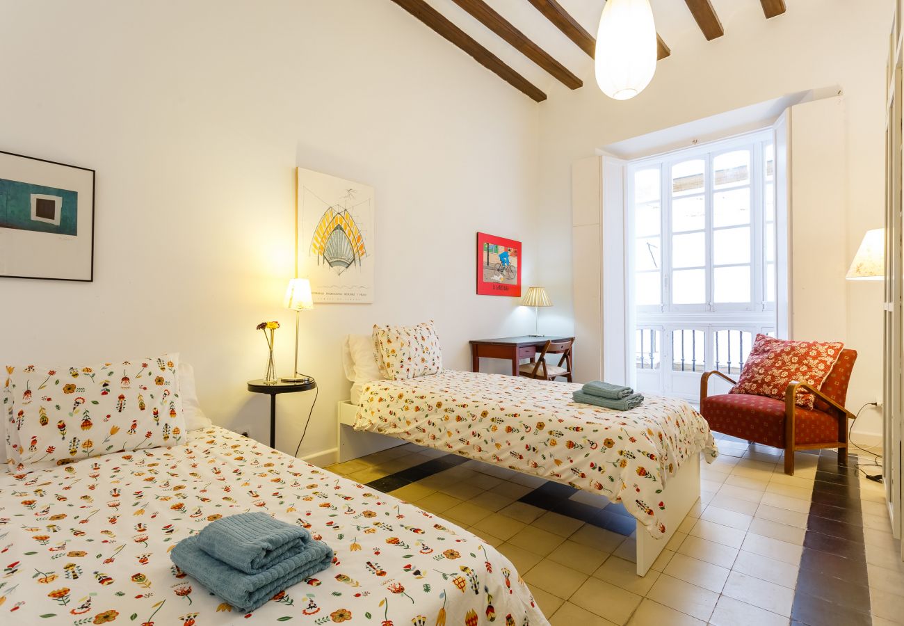 Apartamento en Cádiz - Cadiz centro historico 8P wifi by Lightbooking