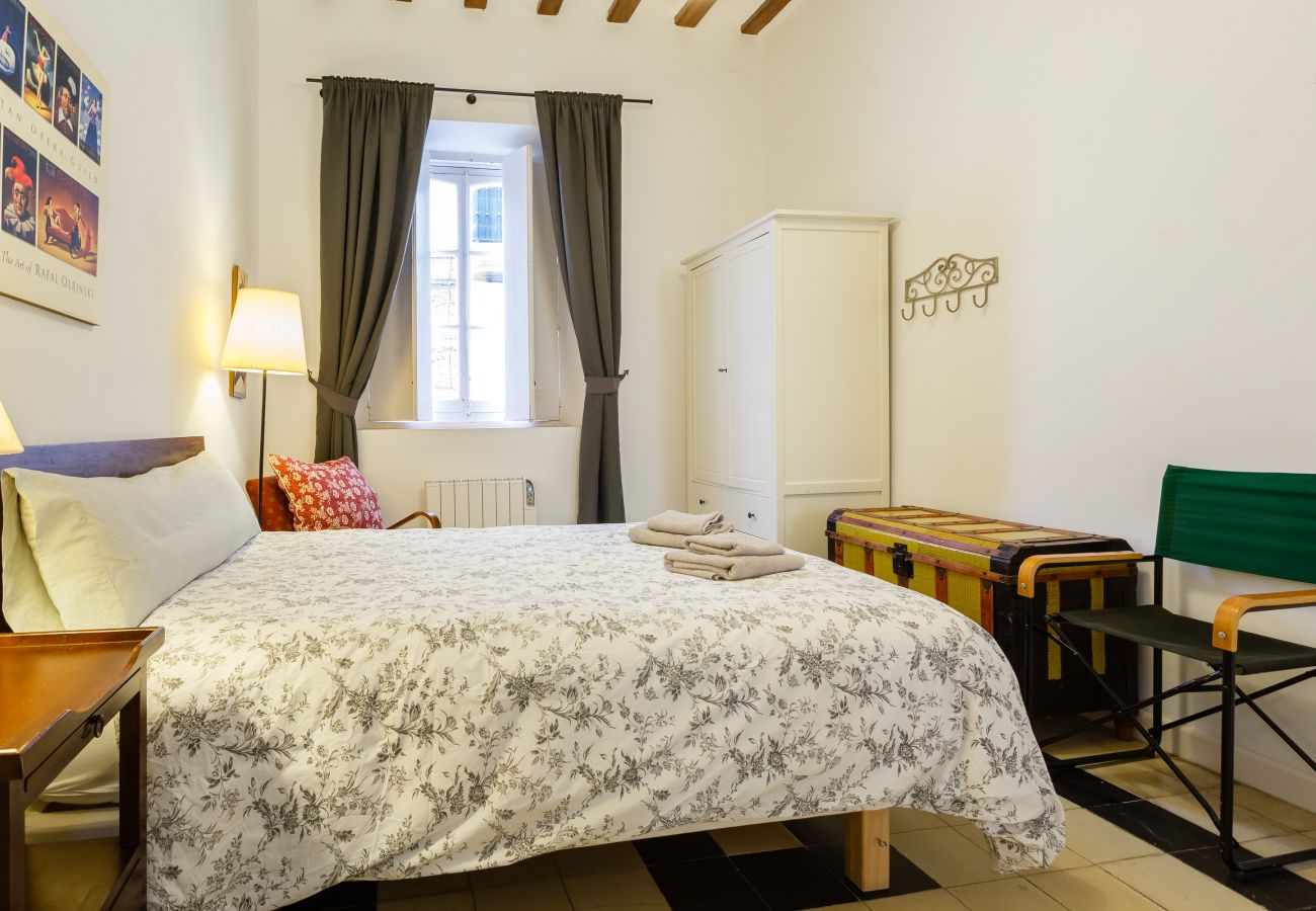 Apartamento en Cádiz - Cadiz centro historico 8P wifi by Lightbooking