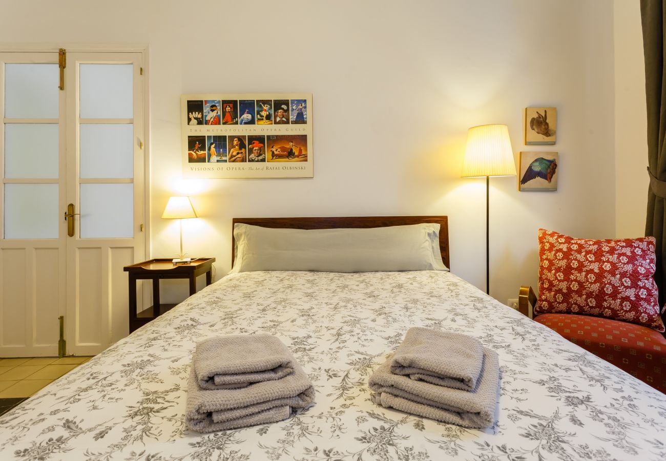 Apartamento en Cádiz - Cadiz centro historico 8P wifi by Lightbooking