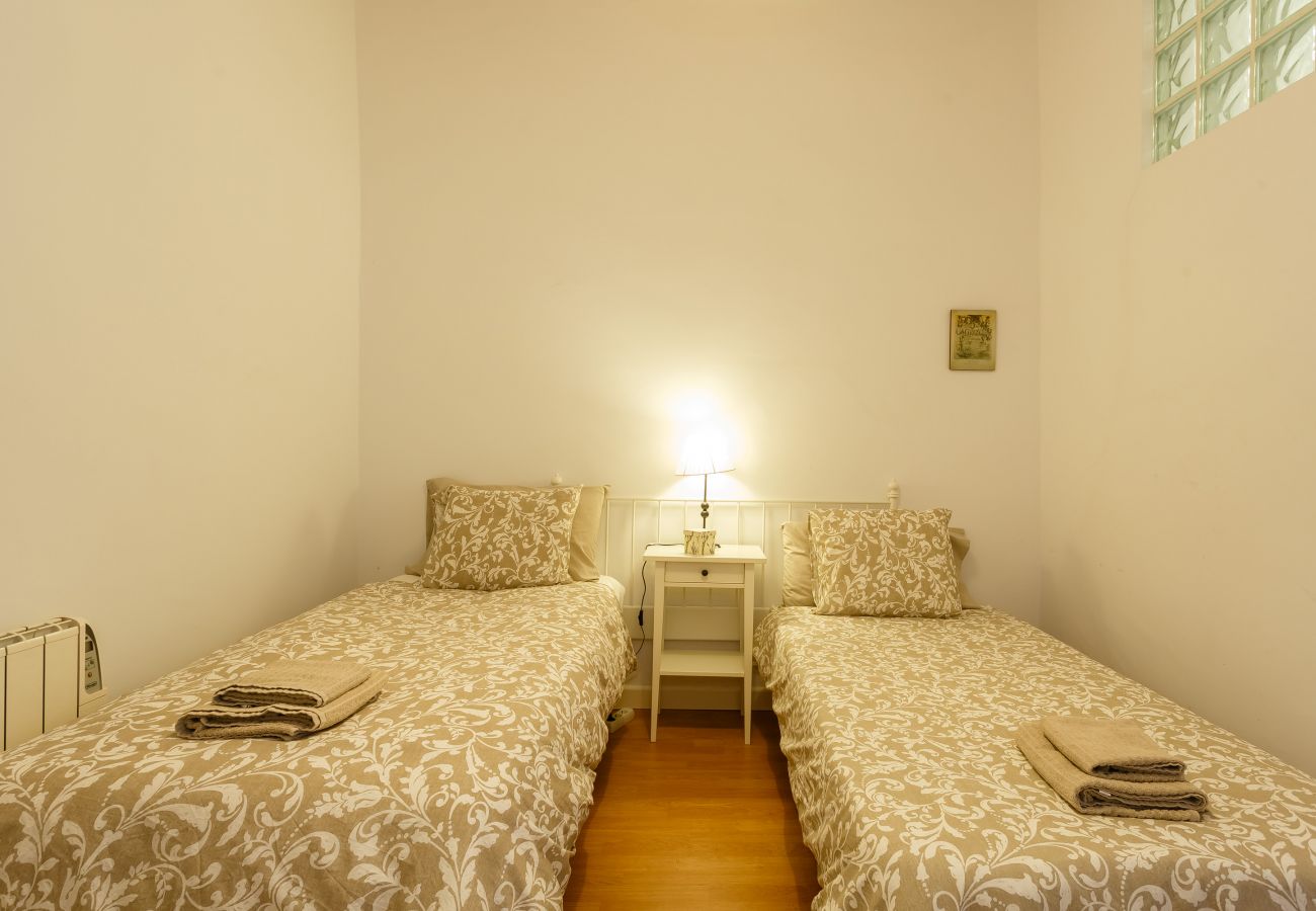 Apartamento en Cádiz - Cadiz centro historico 8P wifi by Lightbooking