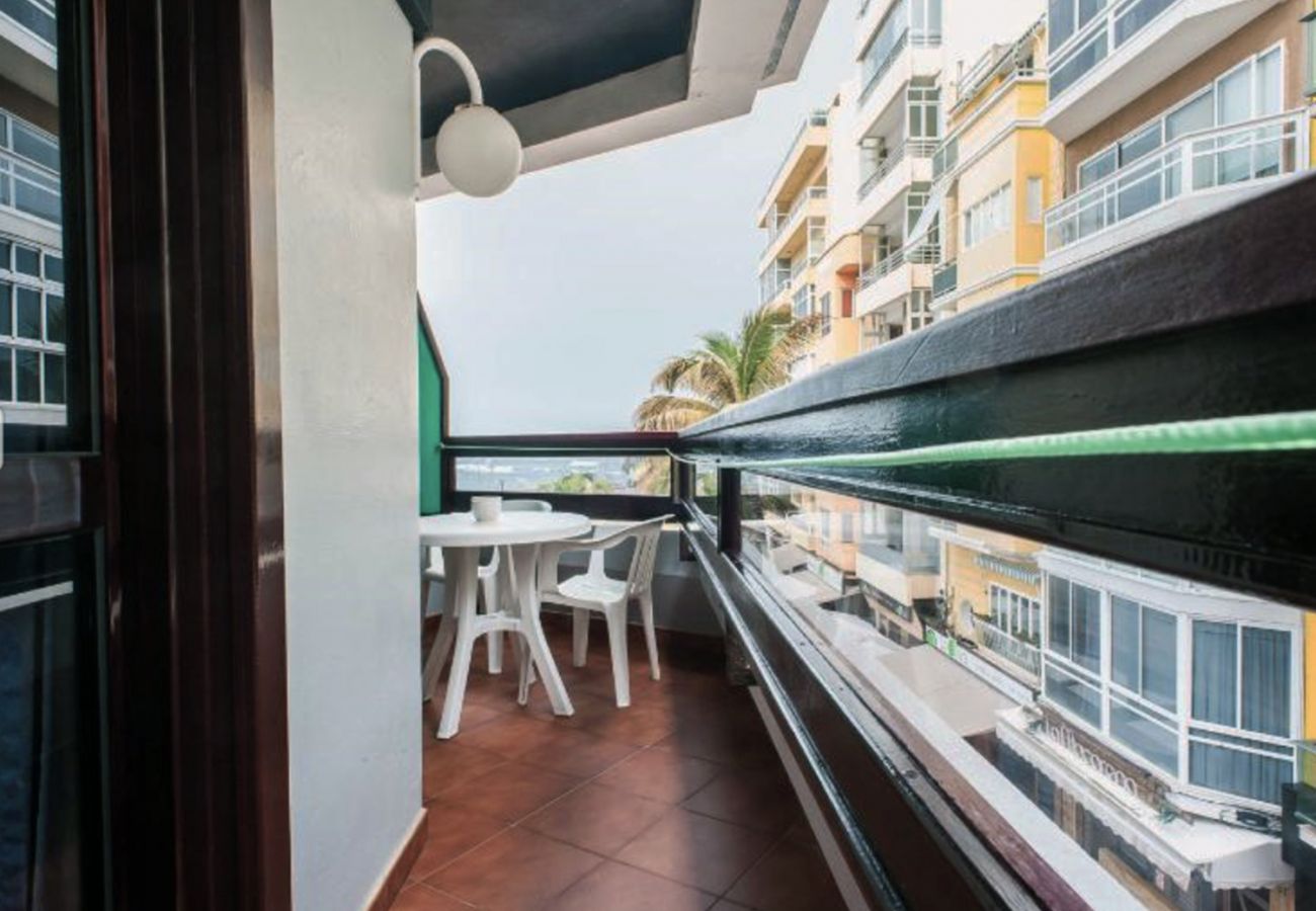 Apartamento en Las Palmas de Gran Canaria - Apartamento Playa Las Canteras  balcon 2 Hab. 4P. by Lightbooking