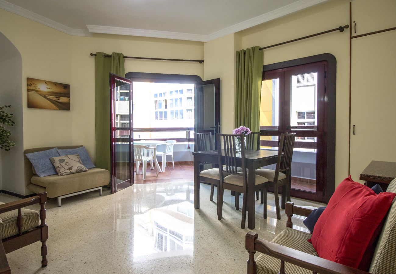 Apartamento en Las Palmas de Gran Canaria - Apartamento Playa Las Canteras  balcon 2 Hab. 4P. by Lightbooking