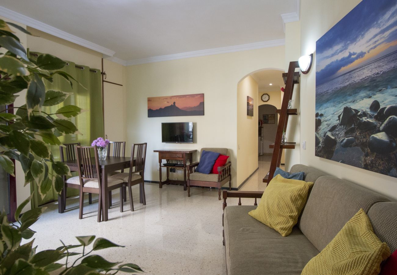 Apartamento en Las Palmas de Gran Canaria - Apartamento Playa Las Canteras  balcon 2 Hab. 4P. by Lightbooking