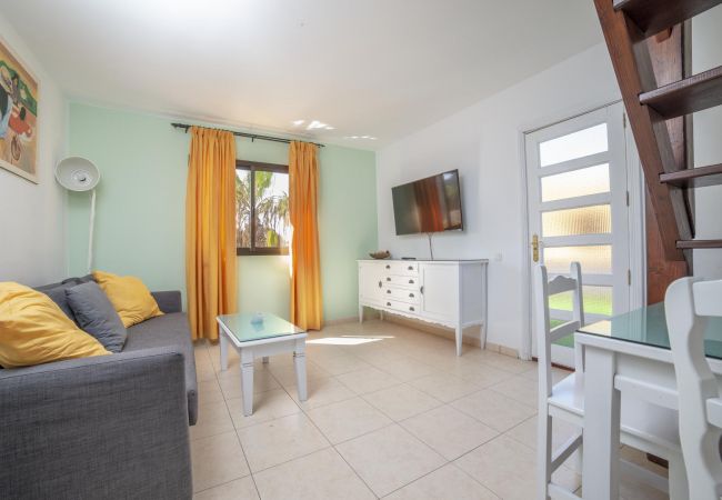 Apartamento en Corralejo - Oasis Royal 14 apartamento vista piscina Corralejo by Lightbooking