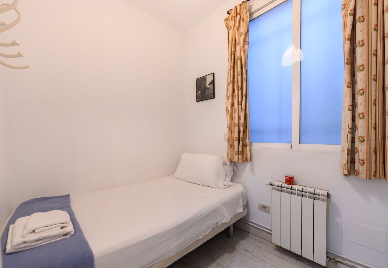 Apartamento en Madrid - M (ESA81) Apto. Tribunal-Malasaña-Chueca