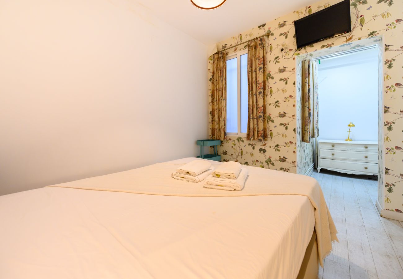 Apartamento en Madrid - M (ESA81) Apto. Tribunal-Malasaña-Chueca