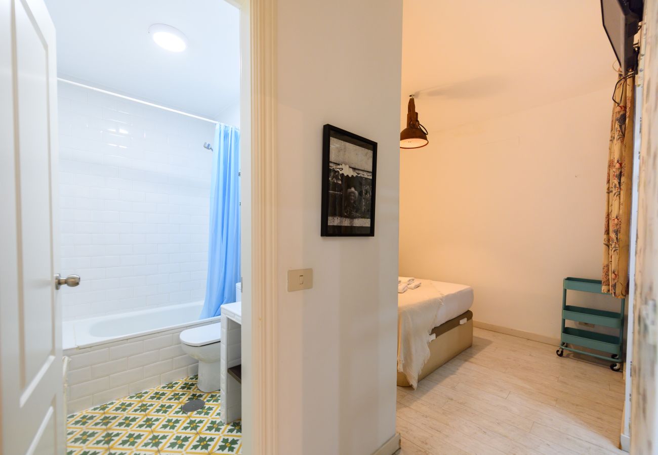 Apartamento en Madrid - M (ESA81) Apto. Tribunal-Malasaña-Chueca