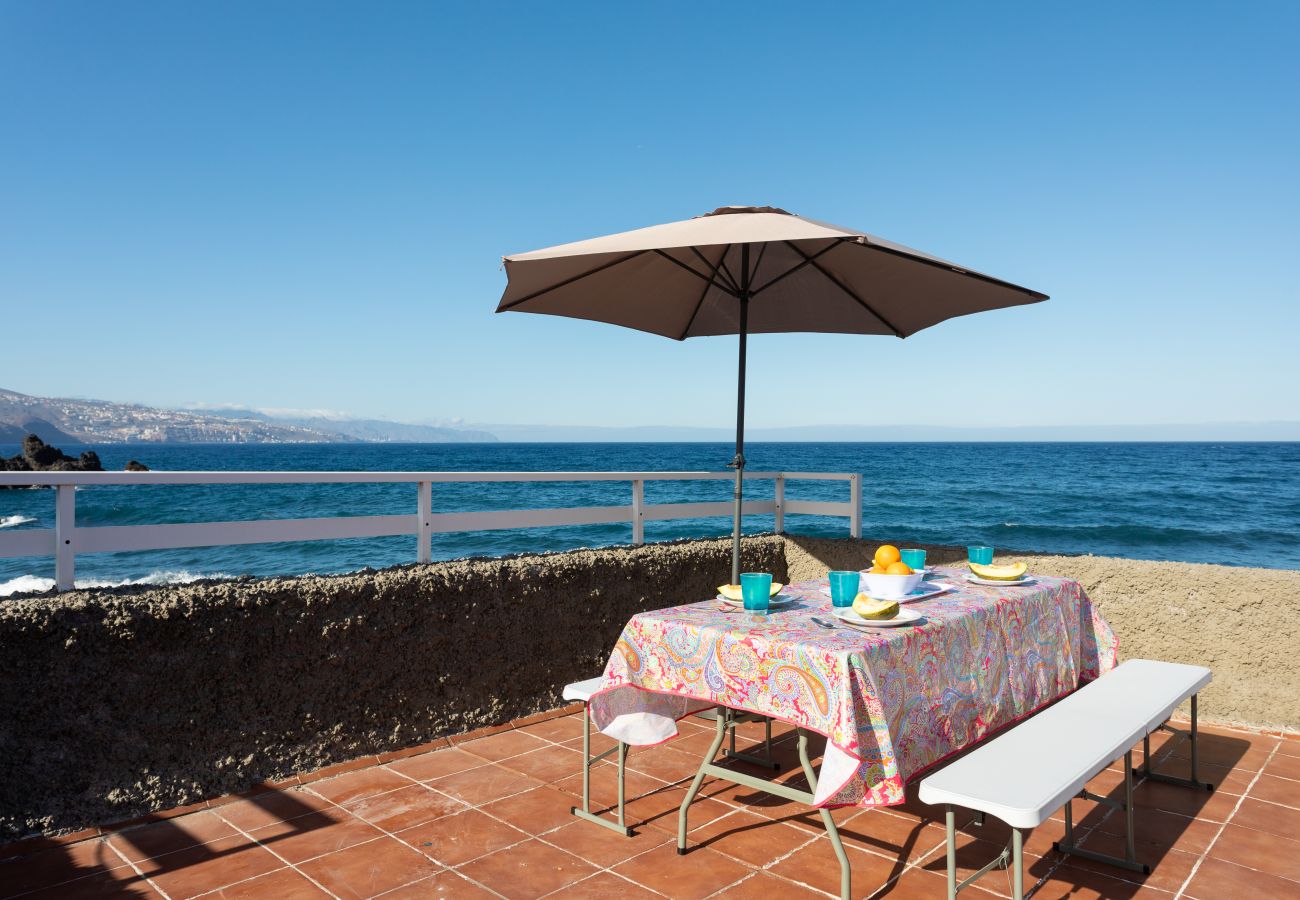 Casa en Candelaria - Casa de playa, a 5 metros del mar wifi by Lightbooking