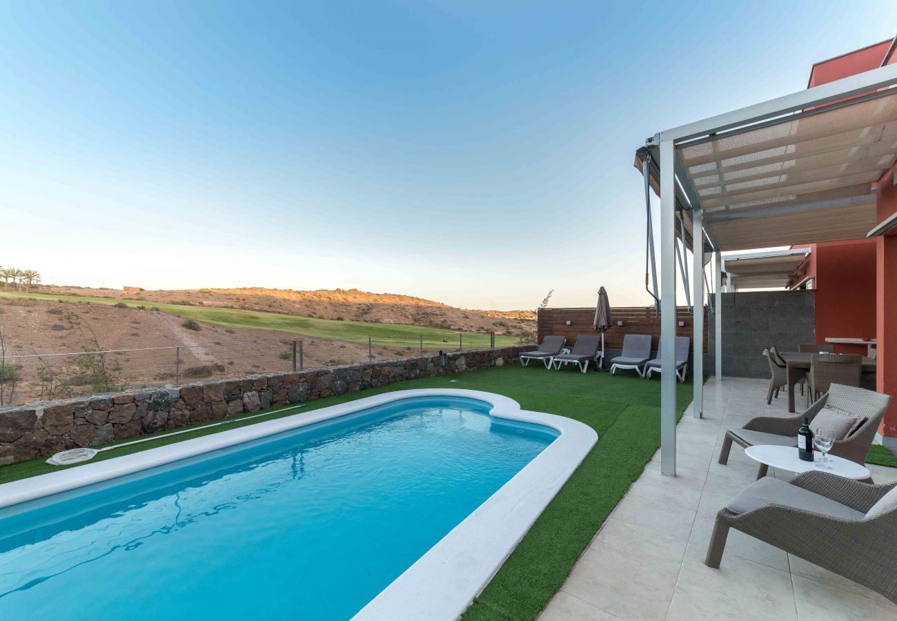 Villa en San Bartolomé de Tirajana - Villa de lujo con piscina Salobre
