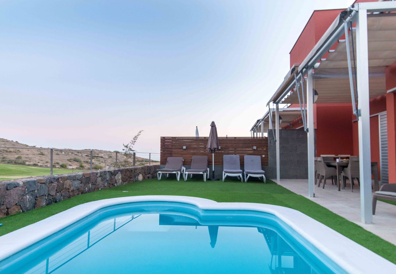Villa en San Bartolomé de Tirajana - Villa de lujo con piscina Salobre