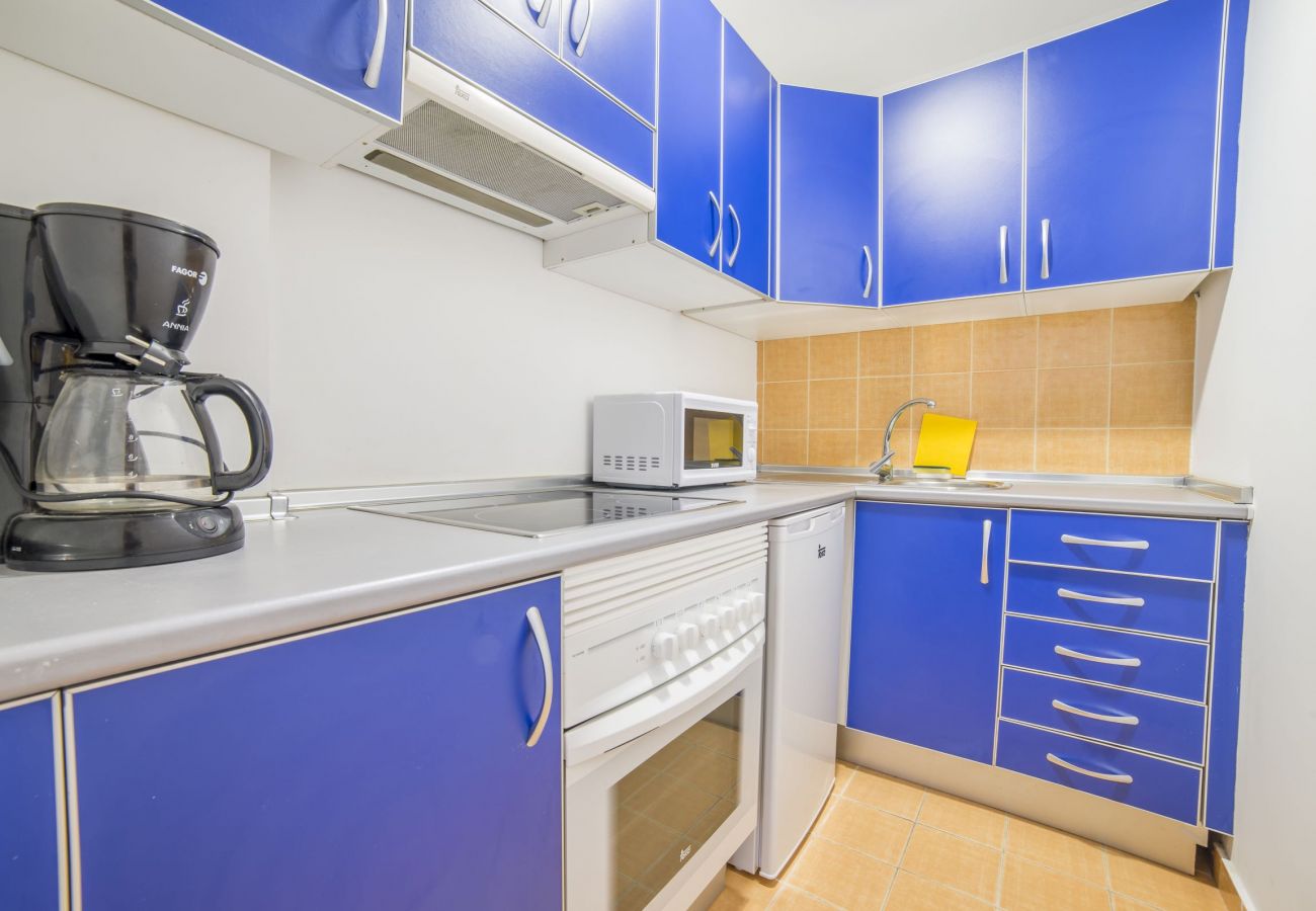 Apartamento en Las Palmas de Gran Canaria - Rosamar a metros de la playa wifi 405  by Lightbooking