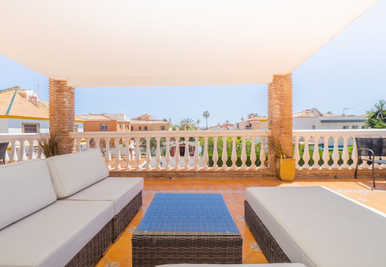 Villa en Málaga - Villa con piscina a 1 km de la playa