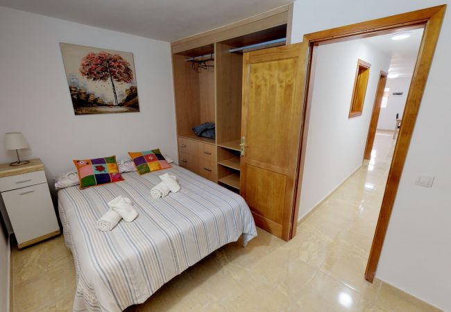 Apartamento en San Bartolomé de Tirajana - Playa del inglés 4 personas wifi by Lightbooking