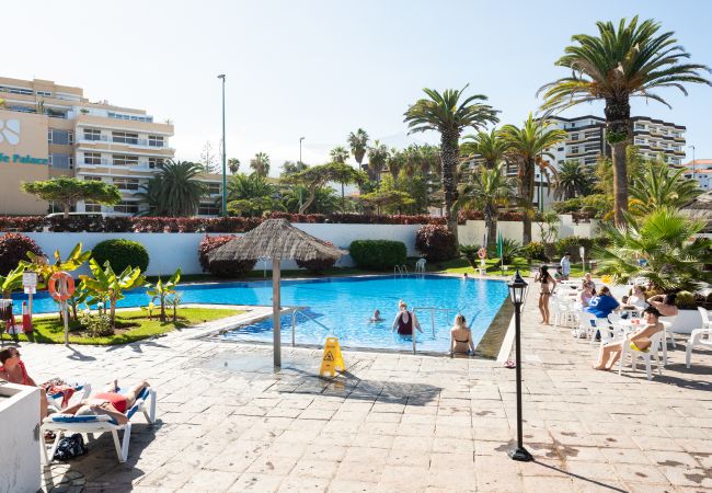 Estudio en Puerto de la Cruz - Deluxe estudio piscina terraza y aire  by Lightbooking