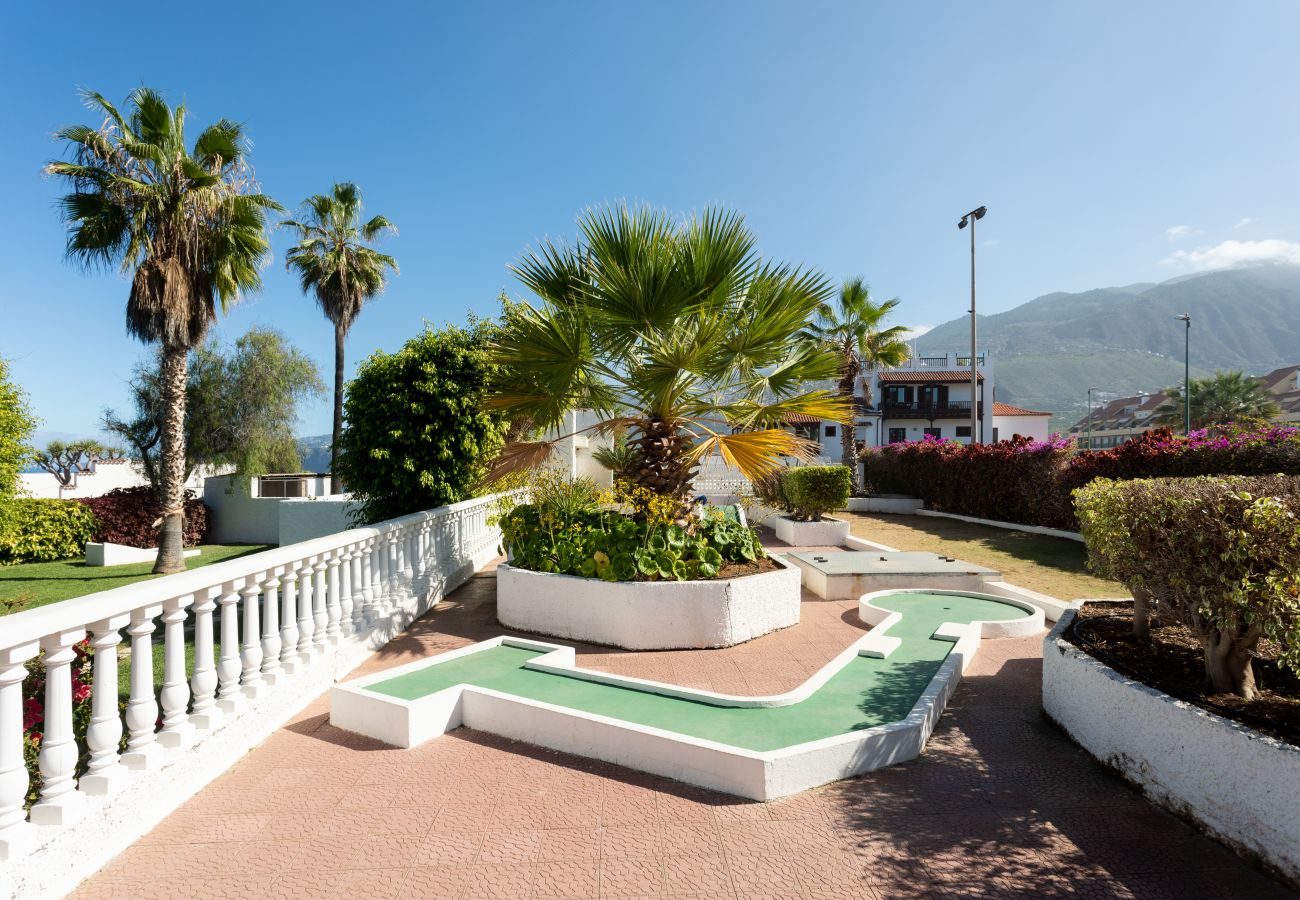 Estudio en Puerto de la Cruz - Deluxe estudio piscina terraza y aire  by Lightbooking