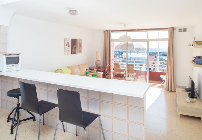 Apartamento en Telde - Apartamento con terraza al mar  by Lightbooking