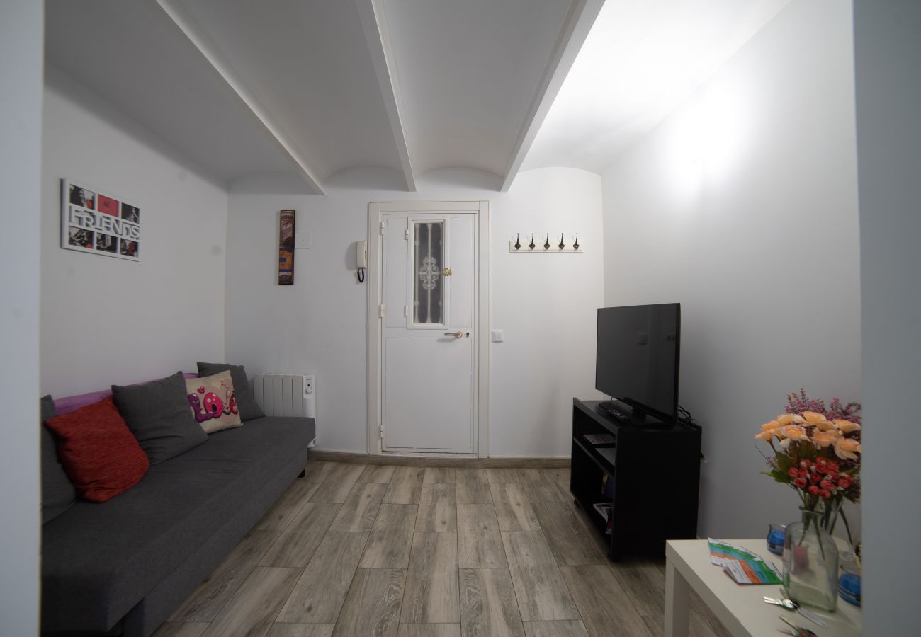 Apartamento en Madrid - Apartamento O'Donnell-Gregorio Marañón M (JJN155)