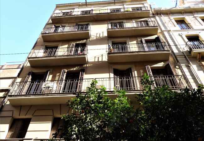 Apartamento en Barcelona - GRACIA boho chic, balcony, trees Apartamento en Barcelona - GRACIA boho chic, balcony, trees