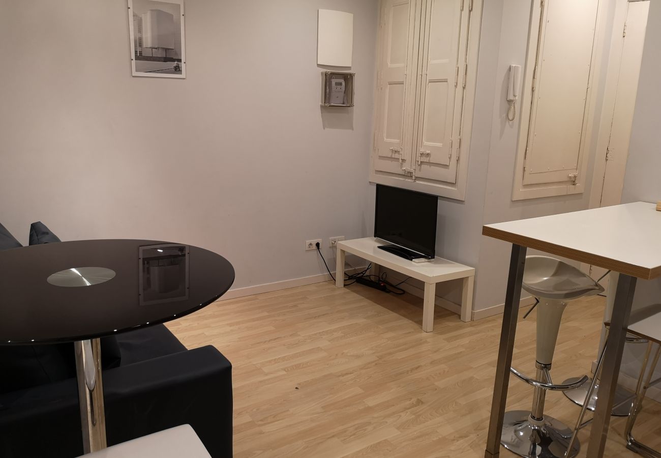 Apartamento en Barcelona - Piso renovado con encanto en alquiler vacacional en Barcelona centro, Gracia