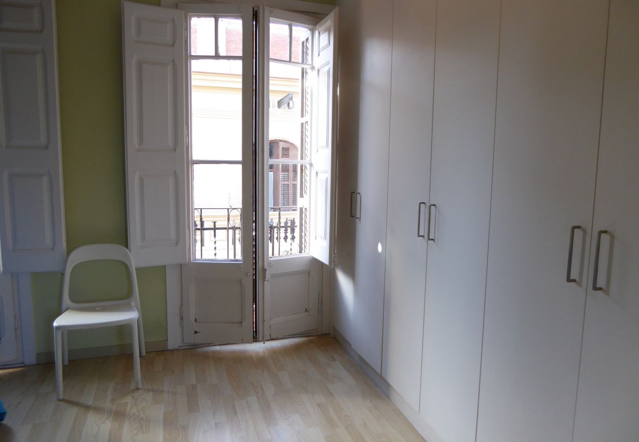 Apartamento en Barcelona - Piso renovado con encanto en alquiler vacacional en Barcelona centro, Gracia