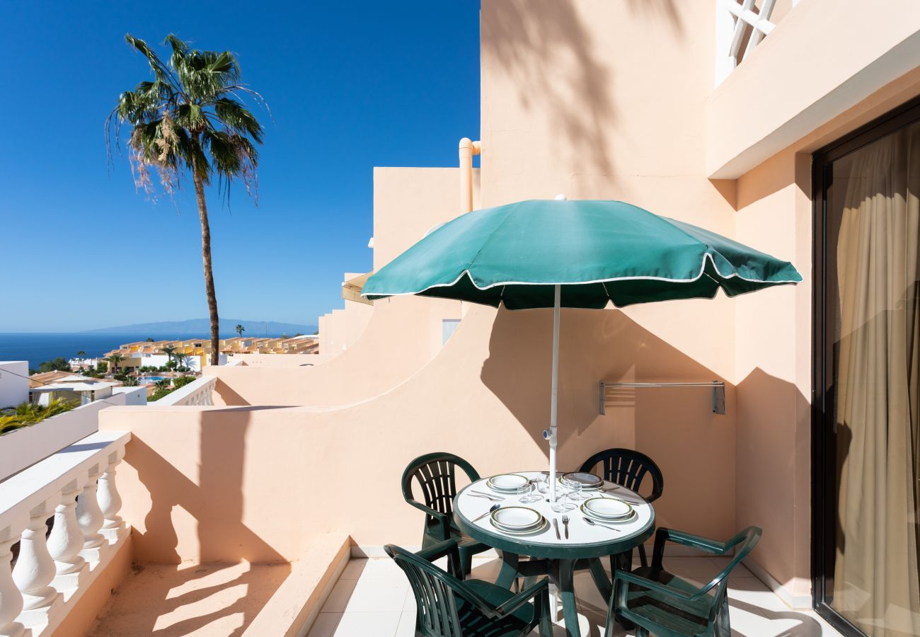 Apartamento en Costa Adeje -  Apartamento Vista mar piscina balcon wifi 4P by Lightbooking