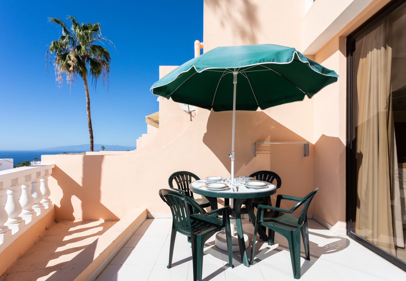 Apartamento en Costa Adeje -  Apartamento Vista mar piscina balcon wifi 4P by Lightbooking