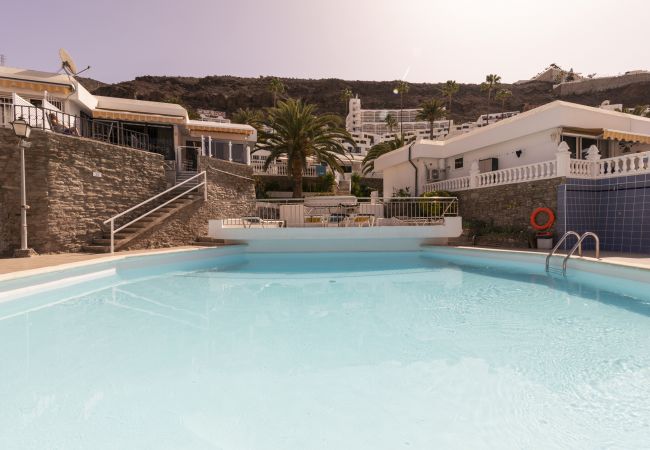 Apartamento en Mogán - Puerto Rico con terraza y piscina by Lightbooking