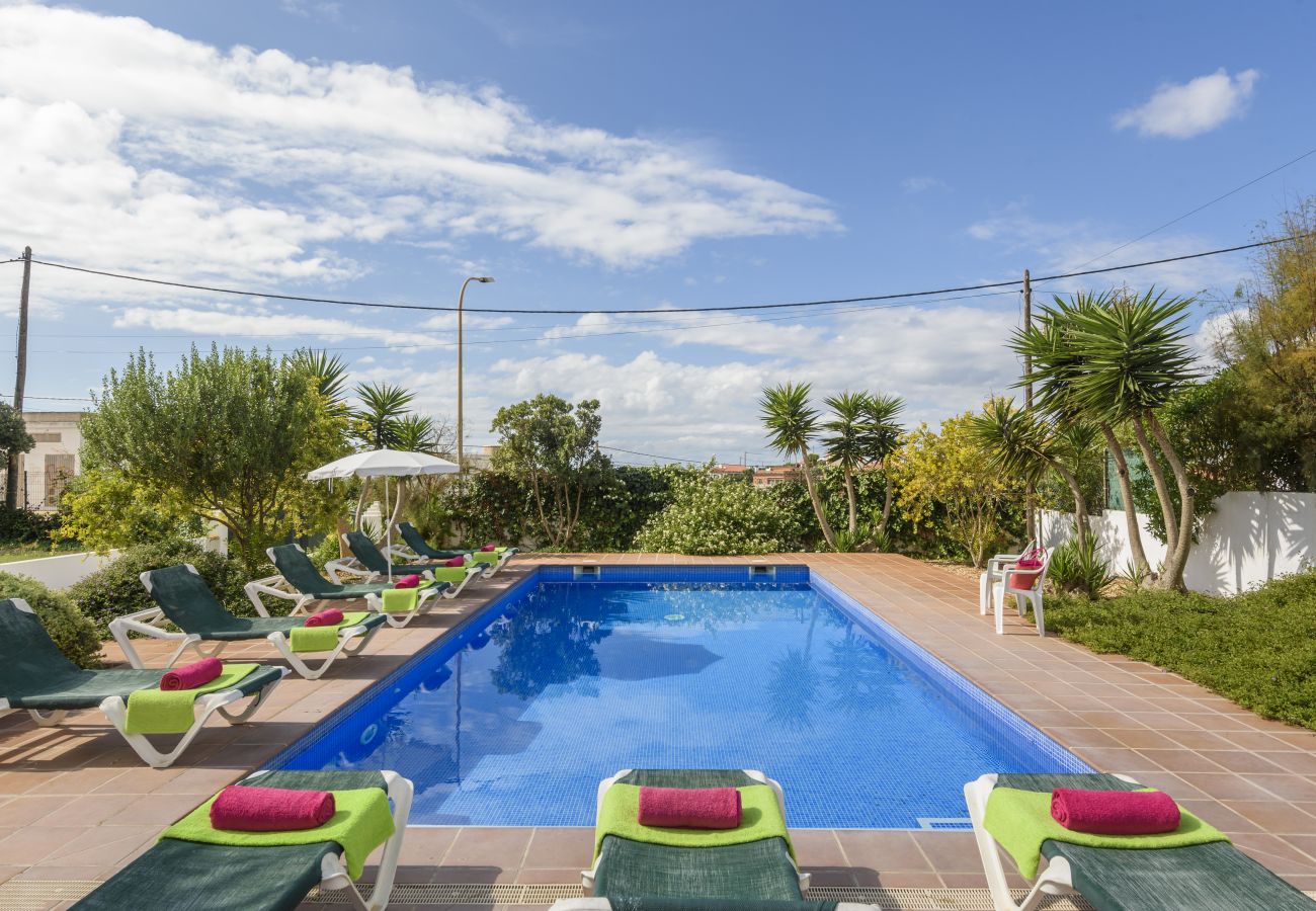 Villa en Calan Porter - Villa con piscina a 800 m de la playa
