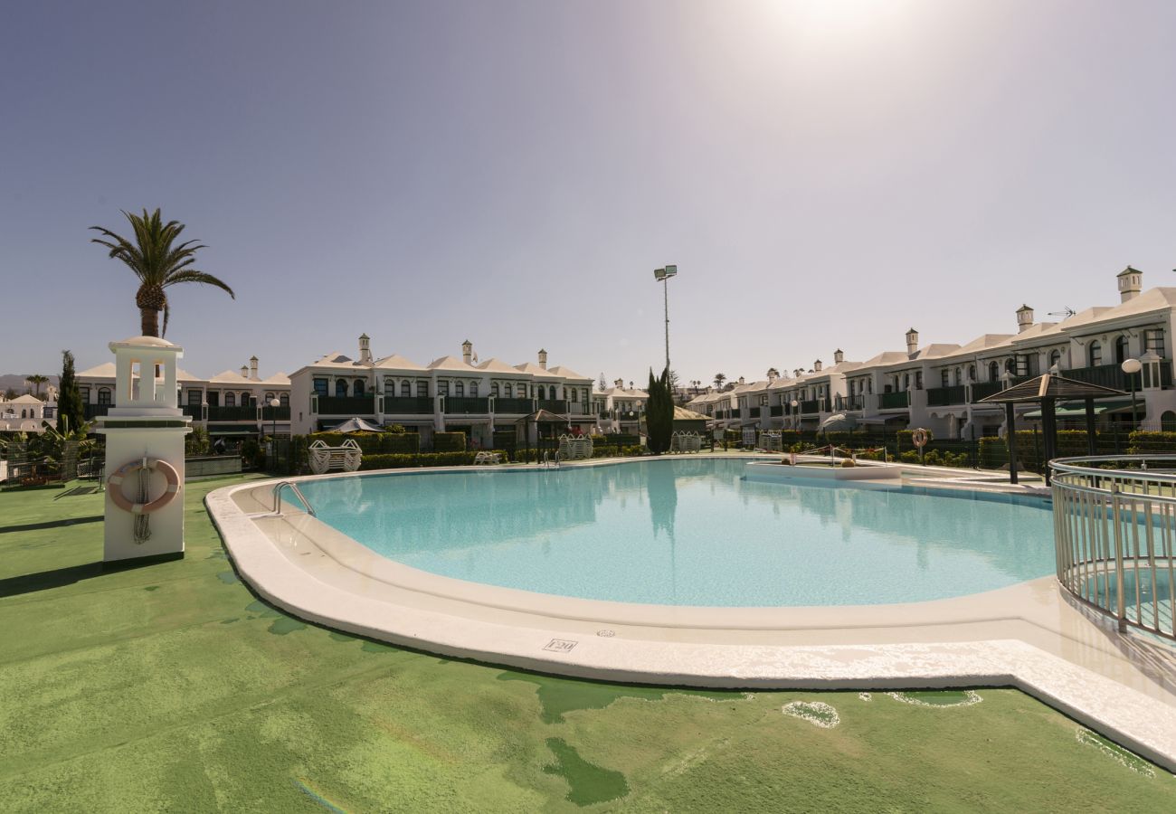 Bungalow en Maspalomas - Maspalomas Bungalow terraza y piscina 1164
