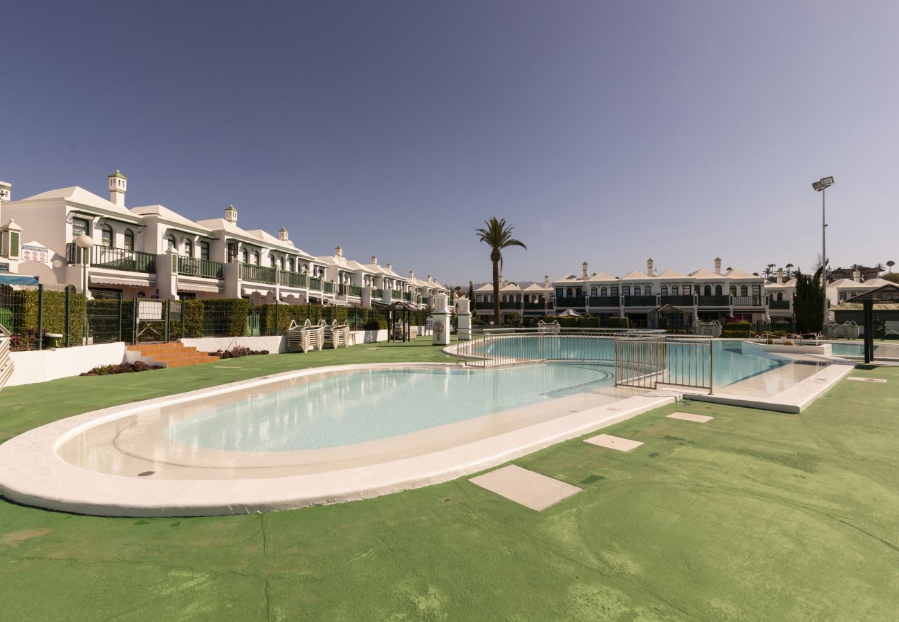 Bungalow en Maspalomas - Maspalomas Bungalow terraza y piscina 1164