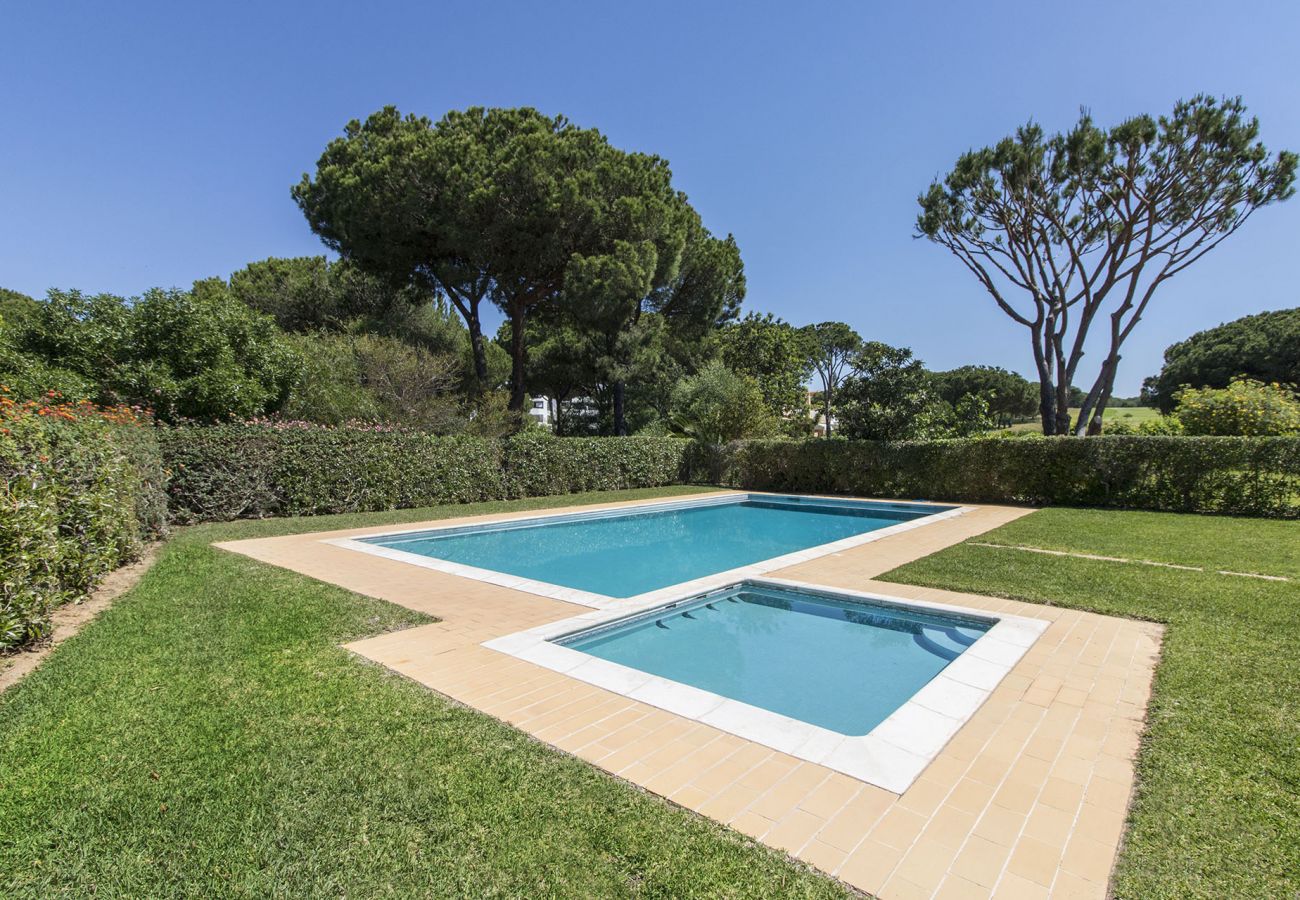 Casa adosada en Vilamoura - Casa adosada con piscina a 2 km de la playa