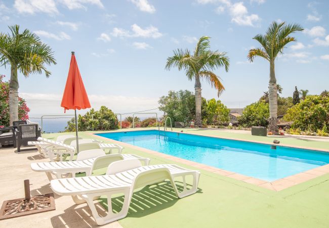 Apartamento en Villa de Mazo - Apartamento Luymar con vista al mar y piscina La Palma