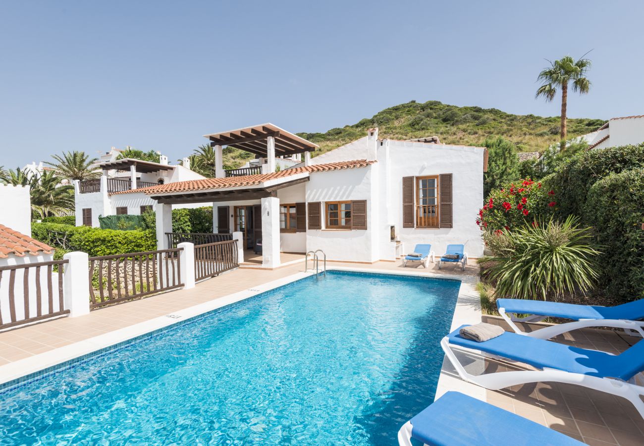 Villa en Fornells - Villa con piscina a 400 m de la playa