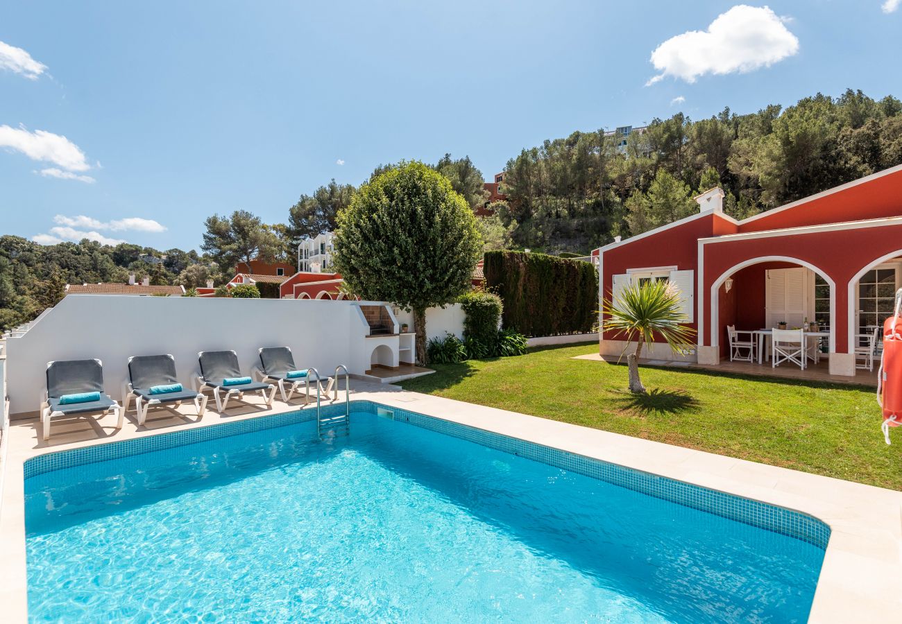 Villa en Cala Galdana - Villa con piscina a 900 m de la playa
