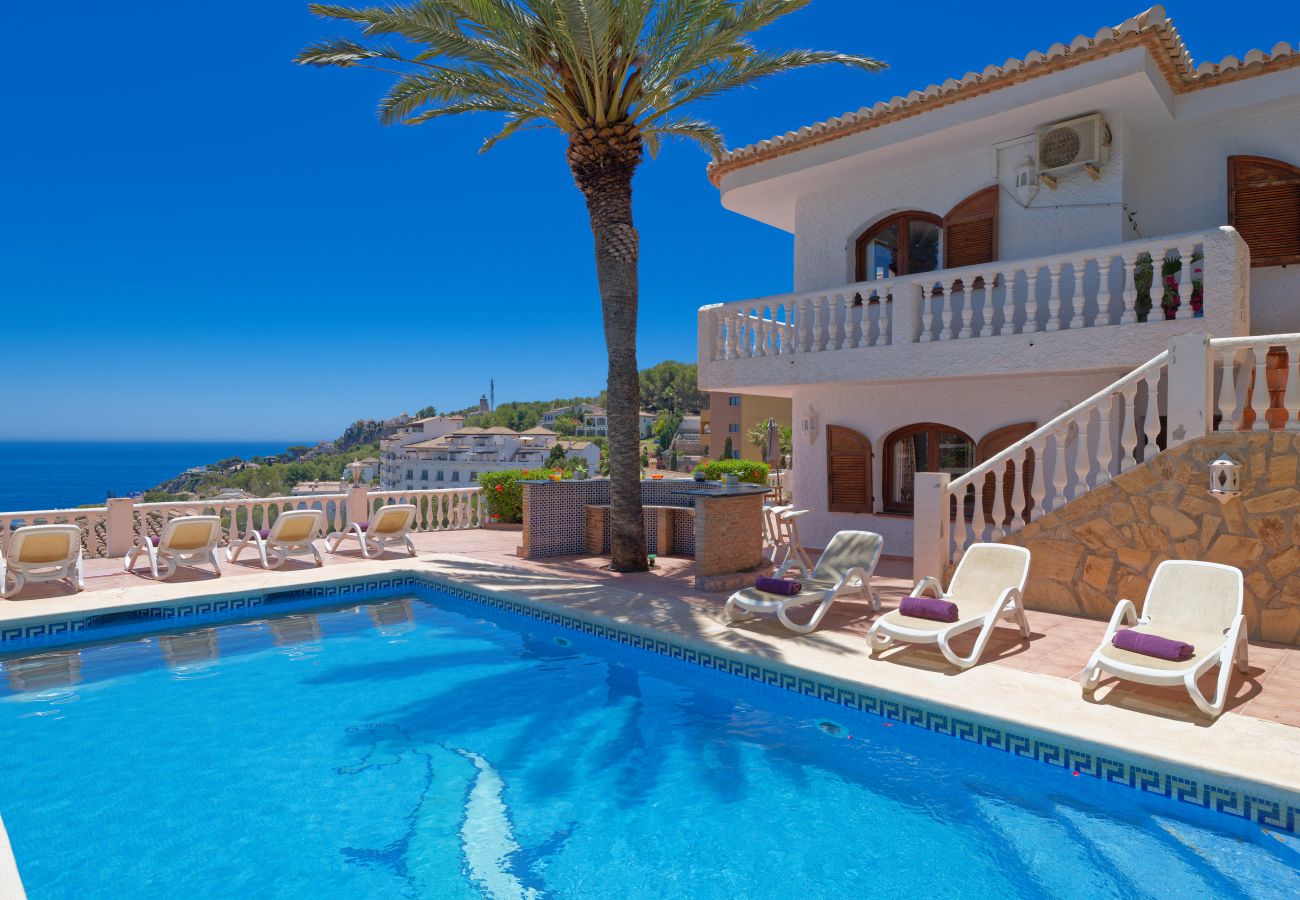 Villa en La Herradura - Villa con piscina a 2 km de la playa