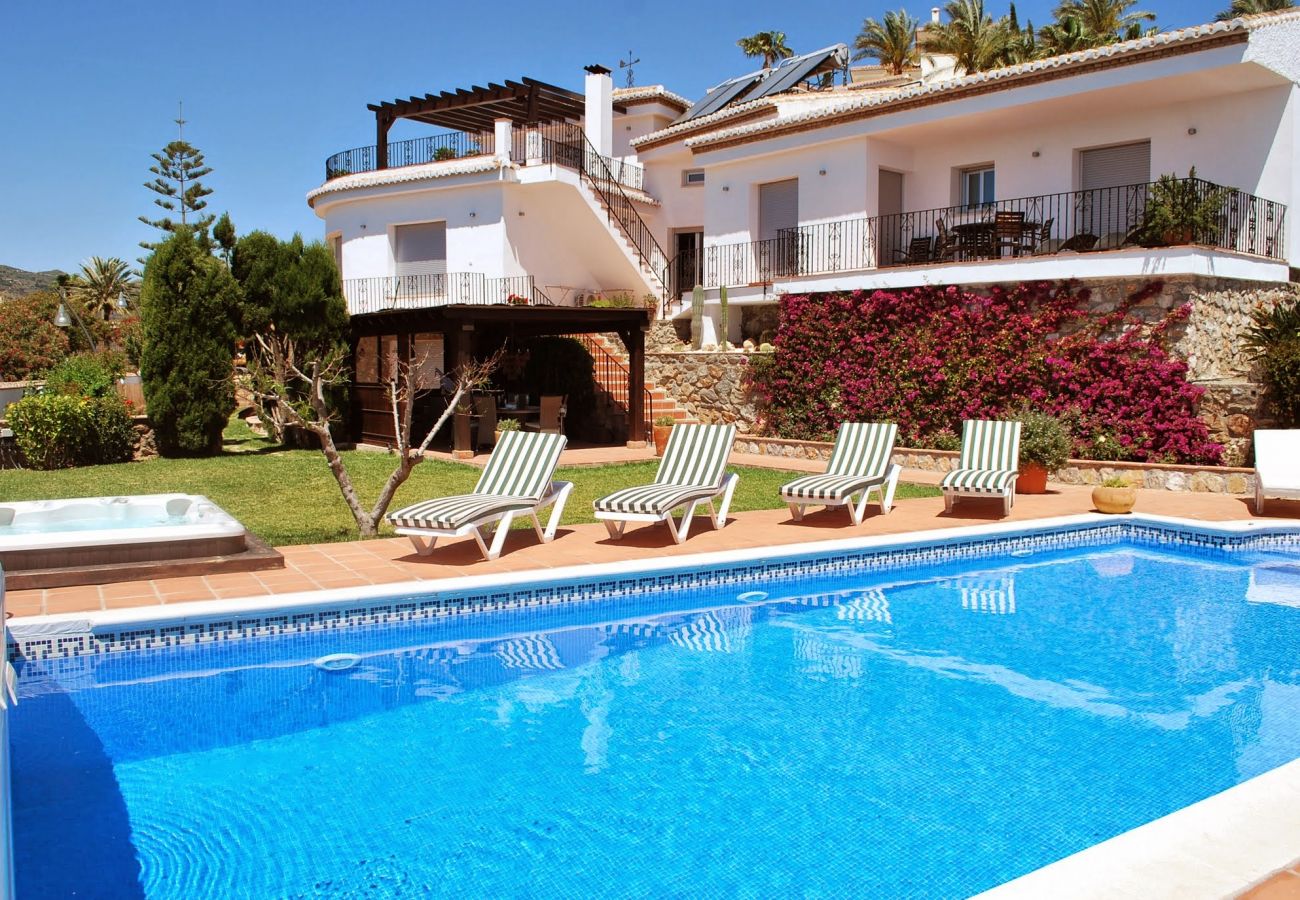 Villa en Almuñecar - Villa para 14 personas a 2 km de la playa