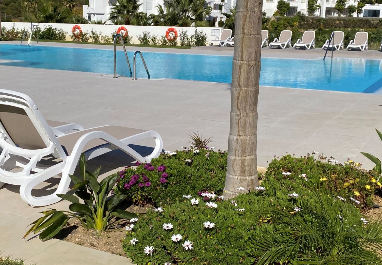 Apartamento en Casares - Apartamento con piscina a 10 m de la playa