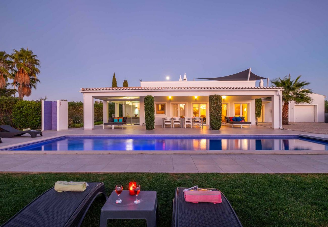 Villa en Carvoeiro - Villa con aire acondicionado a 700 m de la playa