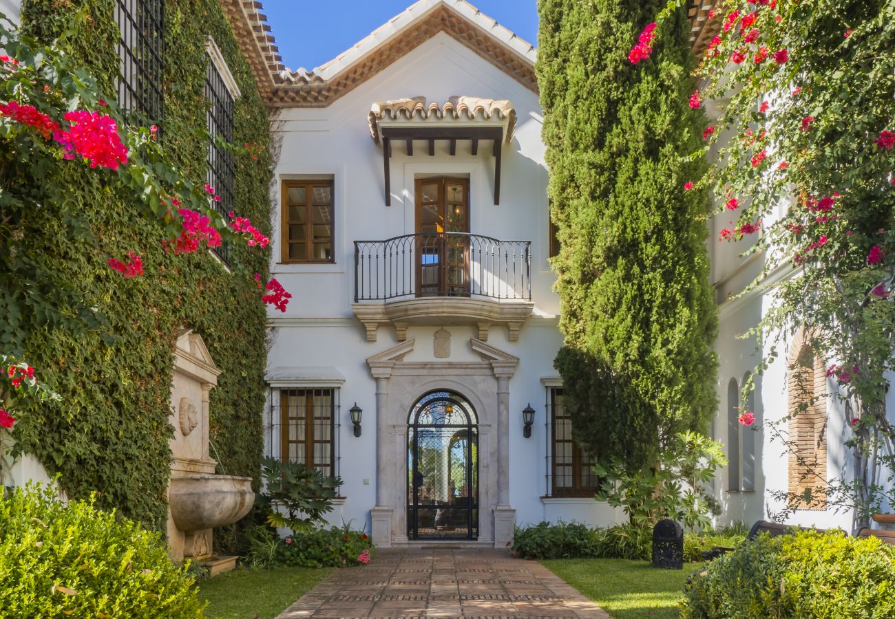 Entrada de esta villa de lujo en Málaga