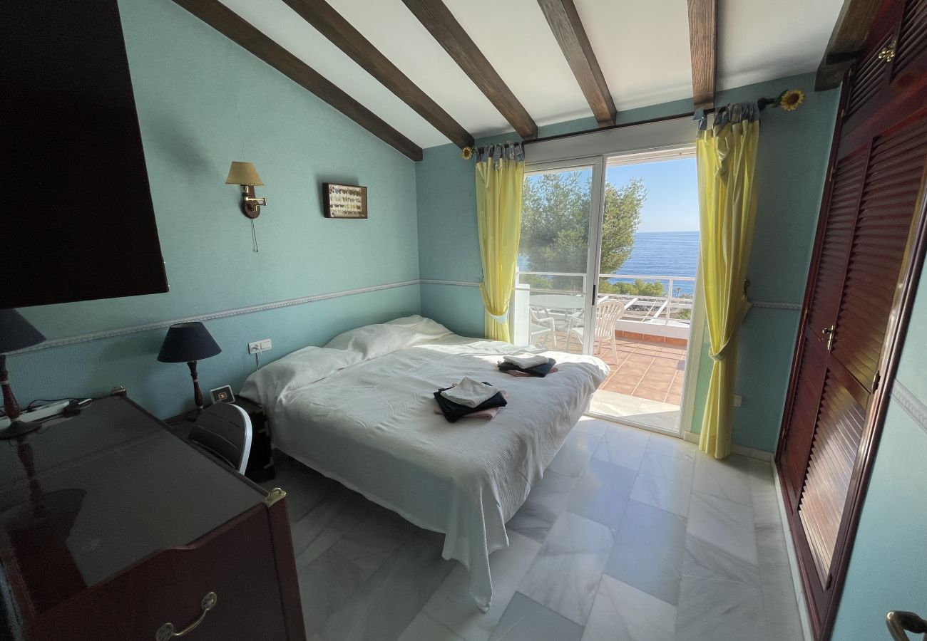 Villa en La Herradura - Villa de 6 dormitorios a 500 m de la playa