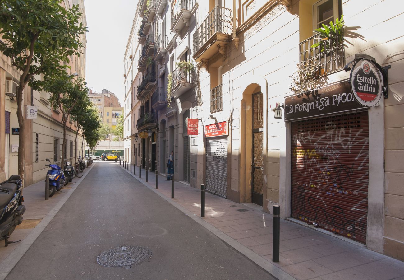 Apartamento en Barcelona - TERRAZA PRIVADA, 4 dormiorios, 2 baños