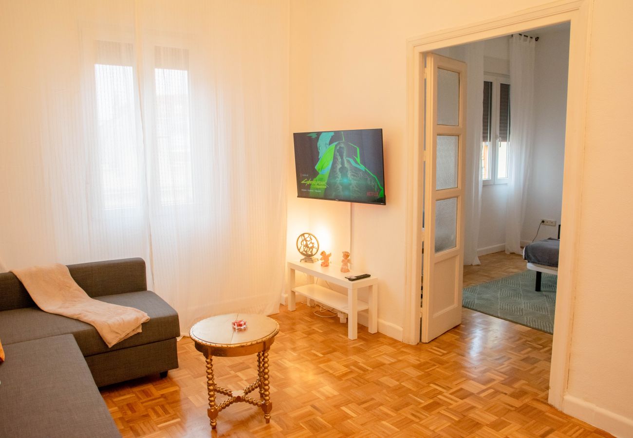 Apartamento en Madrid - Apartamento RASTRO Tirso de Molina-La Latina M (DDA7)