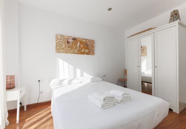 Apartamento en Barcelona - Terraza privada, 3 dormitorios, 2 baños, Barcelona centro