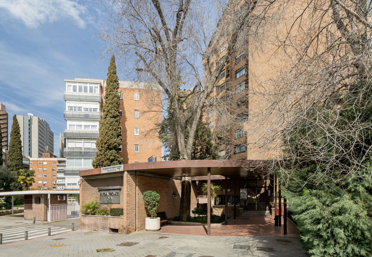 Apartamento en Madrid - Apartamento Chamartín Garaje&Piscina&Gimnasio PXII92