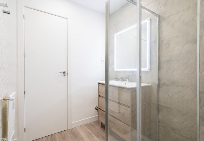 Apartamento en Madrid - M (CEB765) Parque de Atracciones-Zoo-Casa de Campo Apartamento en Madrid - M (CEB765) Parque de Atracciones-Zoo-Casa de Campo