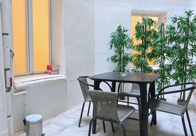 Apartamento en Madrid - M (MEN30) Moderno y elegante ap. Barrio Ibiza Apartamento en Madrid - M (MEN30) Moderno y elegante ap. Barrio Ibiza